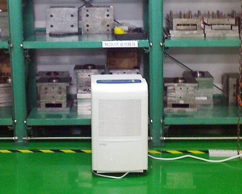 材料庫存架邊配置除濕機