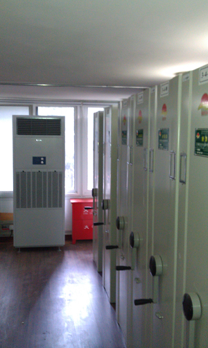 除濕機放在同濟大學檔案館1